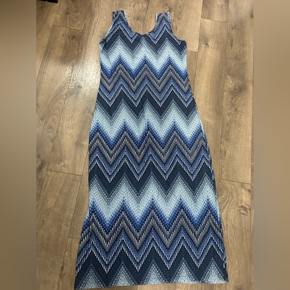 Mario Serrani Chevron Patterned Blue and White Dress